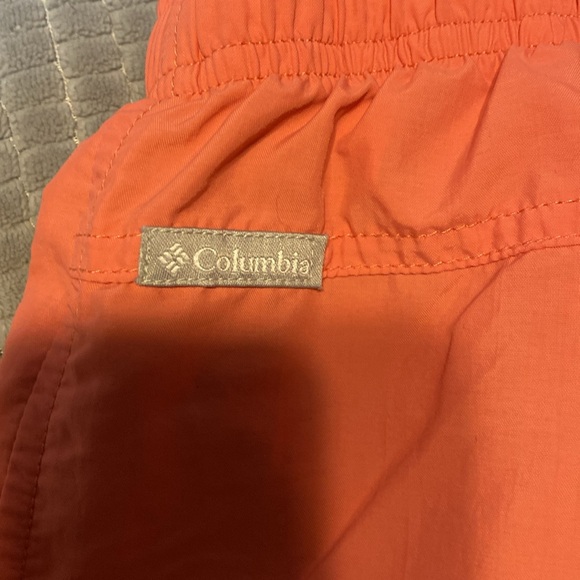 Women’s Columbia shorts Melon color - Picture 3 of 4